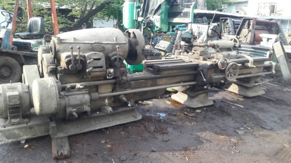 ขายเครื่องกลึงยุโรป11ฟุต3เพลาพรัอมใช้สุดประหยัดครับ