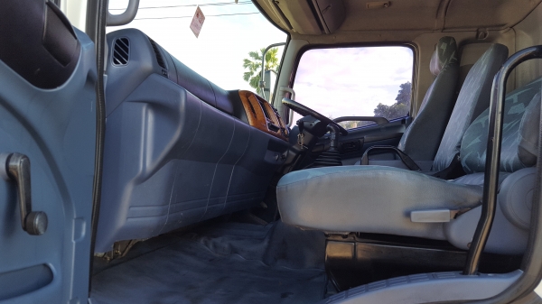 ขาย HINO MEGA FL1J 260 แรงม้า ปี 48 กระบะล่องสามมิตรไม่ดั้ม ขาย HINO MEGA FL1J 260 แรงม้า ปี 48 กระบะล่องสามมิตรไม่ดั้ม