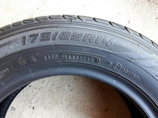 ยางDUNLOP 175 65R14 ปี2015 สภาพสวยมากๆ ดอกเยอะมากๆคุ้มสุดๆไม่แพง ยางDUNLOP 175 65R14 ปี2015 สภาพสวยมากๆ ดอกเยอะมากๆคุ้มสุดๆไม่แพง