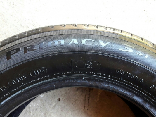 MICHELIN รุ่น PRIMACY 3 ST. 195 65R15 ปี2015 สภาพสวยมากๆดอกเต็มๆไม่มีปะคุ้มสุดๆไมาแพง