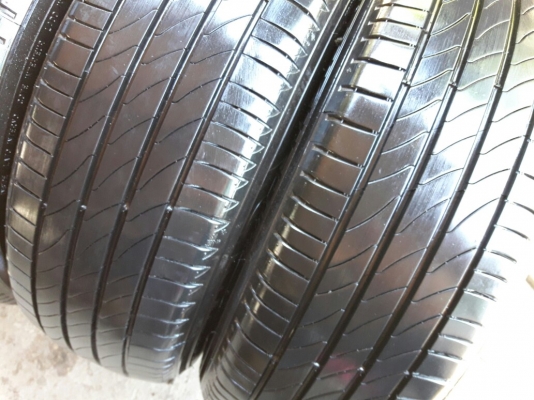 MICHELIN รุ่น PRIMACY 3 ST. 195 65R15 ปี2015 สภาพสวยมากๆดอกเต็มๆไม่มีปะคุ้มสุดๆไมาแพง