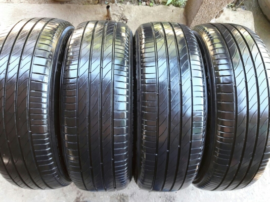 MICHELIN รุ่น PRIMACY 3 ST. 195 65R15 ปี2015 สภาพสวยมากๆดอกเต็มๆไม่มีปะคุ้มสุดๆไมาแพง
