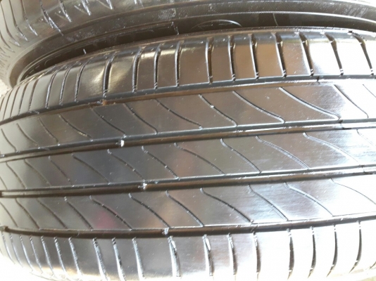 MICHELIN รุ่น PRIMACY 3 ST. 195 65R15 ปี2015 สภาพสวยมากๆดอกเต็มๆไม่มีปะคุ้มสุดๆไมาแพง