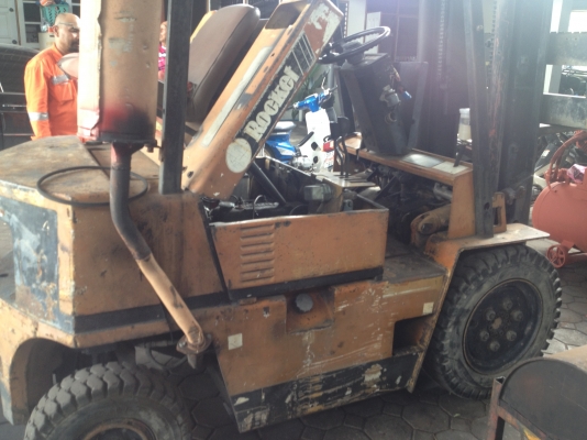 ขายรถโฟล์คลิฟท์ 2.5 ตัน สถาพพร้อมใช้ ขายรถโฟล์คลิฟท์ 2.5 ตัน สถาพพร้อมใช้