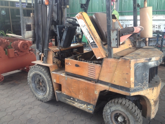 ขายรถโฟล์คลิฟท์ 2.5  ตัน สถาพพร้อมใช้