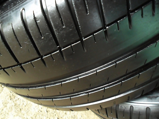 ยางขอบ17  มิชลิน 215-45-R17 ลงพื้นปี14 (4เส้น 4,600)