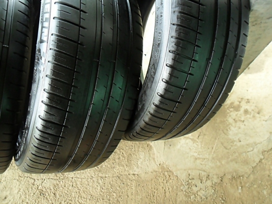 ยางขอบ17  มิชลิน 215-45-R17 ลงพื้นปี14 (4เส้น 4,600)
