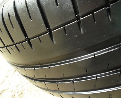 ยางขอบ17  มิชลิน 215-45-R17 ลงพื้นปี14 (4เส้น 4,600)