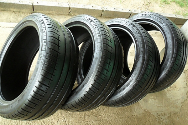 ยางขอบ17  มิชลิน 215-45-R17 ลงพื้นปี14 (4เส้น 4,600)