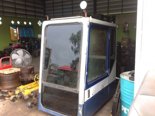 หัวเก๋งแบคโคKOMATSU PC200-5, 200-6  สภาพดี