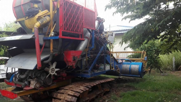 สนใจรถเกี่ยวข้าวราคากันเองไหมครับพร้อมลงงาน สนใจรถเกี่ยวข้าวราคากันเองไหมครับพร้อมลงงาน