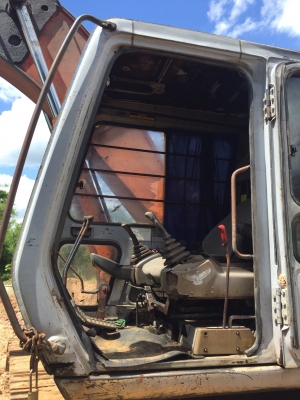 ขาย 475,000 HITACHI EX 200-2 เครื่องดี ปั้มแรง เอวดี ช่วงล่างเต็ม เล่มทะเบียน รถสวยพร้อมใช้เอกสารพร้อมโอน 090-772-3710 090-772-3708