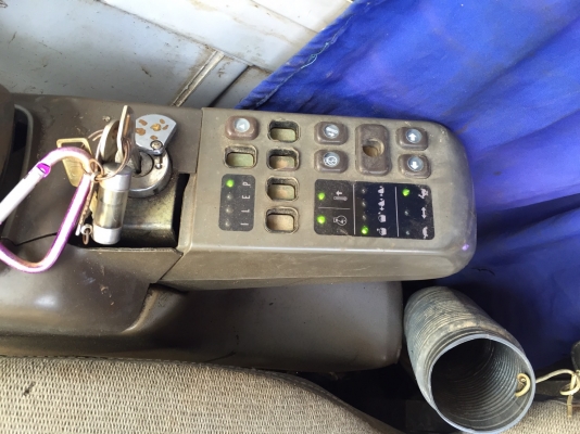 ขาย 475,000 HITACHI EX 200-2 เครื่องดี ปั้มแรง เอวดี ช่วงล่างเต็ม เล่มทะเบียน รถสวยพร้อมใช้เอกสารพร้อมโอน 090-772-3710 090-772-3708