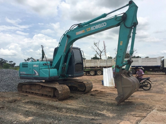 ขาย 1,495,000 KOBELCO SK140LC SUPER ทำงาน 10,559 ชั่วโมง เครื่องดี ไฟฟ้าครบ  เอกสารเล่มทะเบียน รถอยู่ จ.มหาสารคาม  090-772-3710 090-772-3708