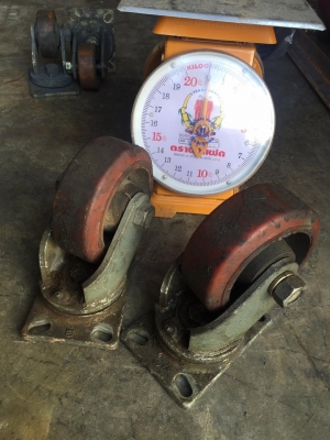 ขายครับ ล้ออุตสาหกรรม สภาพสมบูรณ์ ขนาด6นิ้ว คู่ละ1800 B