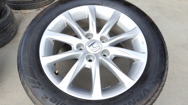 ขายล้อHONDA Civic FC 1.8E CVT 16" ยางปี16 4 ล้อ