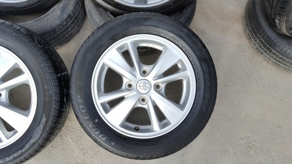 ขายล้อToyota Avanza 15 4รู114 ยางปี14 4 ล้อ