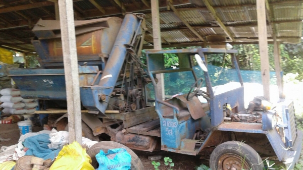 ขาย รถนวดข้าว 5 ฟุต เกษตรพัฒนา เครื่อง ISUZU 74 แรงม้า รถใช้งานได้ครับ