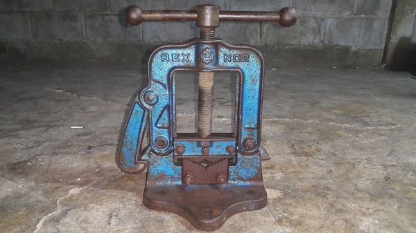 ขายปากกาจับเหล็กแป๊บ มือสอง rex เบอร์ 2 (ญี่ปุ่น)(ขอบคุณ พี่ละมัย จากแพร่)