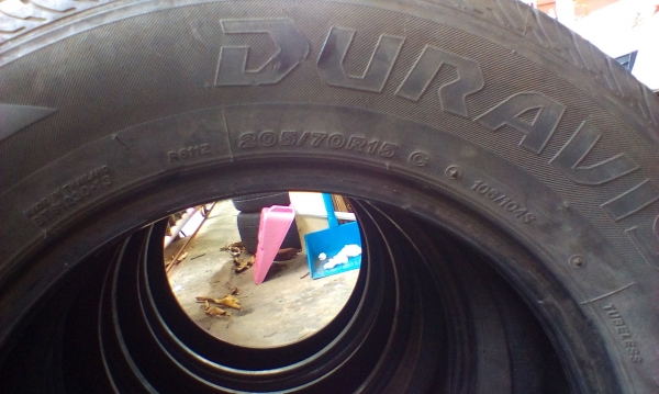 ยางบริสโตน 205/70/15ปี15 ยกชุด 4500บาท