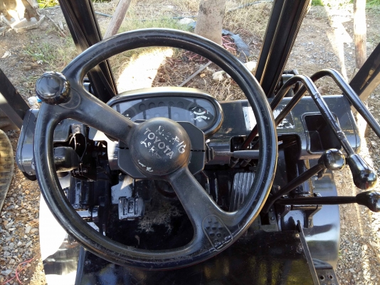 ขายรถแม็คโค  สนใจติดต่อ 086-775-7900 086-324-1992