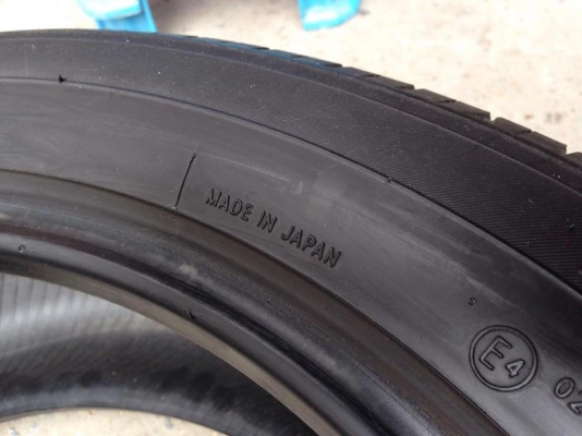 ยาง TOYO 235-50-18 made in japan ปี 12 2 เส้น 2000 สภาพสวยๆไม่มีปะไม่บวมไม่กินข้างดอกยางเหลือเยอะเอาไปวิ่งกันใด้อีกยาวค่ะ ยาง TOYO 235-50-18 made in japan ปี 12 2 เส้น 2000 สภาพสวยๆไม่มีปะไม่บวมไม่กินข้างดอกยางเหลือเยอะเอาไปวิ่งกันใด้อีกยาวค่ะ