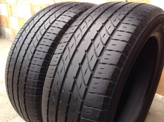 ยาง TOYO 235-50-18 made in japan ปี 12 2 เส้น 2000  สภาพสวยๆไม่มีปะไม่บวมไม่กินข้างดอกยางเหลือเยอะเอาไปวิ่งกันใด้อีกยาวค่ะ