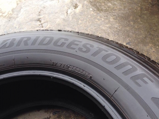 ยาง Bridgstone Ecopla ep850 265-65-17 ปี 15 ครบชุด 4 เส้น 7500  สภาพสวยๆไม่มีปะไม่บวมไม่กินข้างดอกยางเหลือเยอะเอาไปวิ่งกันใด้อีกยาวค่ะ