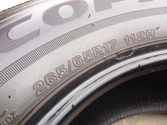ยาง Bridgstone Ecopla ep850 265-65-17 ปี 15 ครบชุด 4 เส้น 7500  สภาพสวยๆไม่มีปะไม่บวมไม่กินข้างดอกยางเหลือเยอะเอาไปวิ่งกันใด้อีกยาวค่ะ