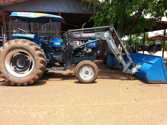 รถไถ ford 6610