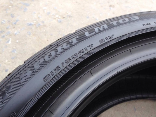 ยาง DUNLOP 215-50-17 ปี 13 ครบชุด 4 เส้น 3500  สภาพสวยๆไม่บวมไม่กินข้าง ดอกยางเหลือเยอะเอาไปวิ่งกันใด้อีกยาวค่ะ