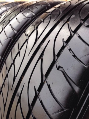 ยาง DUNLOP 215-50-17 ปี 13 ครบชุด 4 เส้น 3500  สภาพสวยๆไม่บวมไม่กินข้าง ดอกยางเหลือเยอะเอาไปวิ่งกันใด้อีกยาวค่ะ