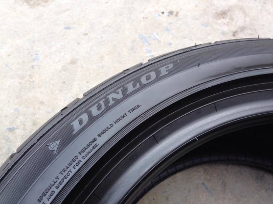 ยาง DUNLOP 215-50-17 ปี 13 ครบชุด 4 เส้น 3500  สภาพสวยๆไม่บวมไม่กินข้าง ดอกยางเหลือเยอะเอาไปวิ่งกันใด้อีกยาวค่ะ