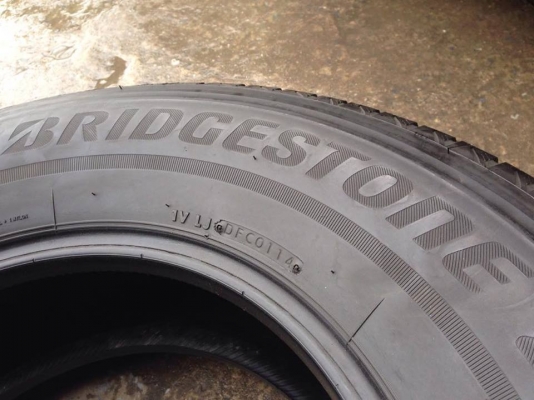 ยาง Bridgstone 265-70-16 ปี 14 ครบชุด 4 เส้น 5000  สภาพสวยๆไม่บวมไม่กินข้างดอกยางเหลือเยอะเอาไปวิ่งกันใด้อีกยาวค่ะ