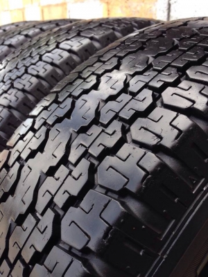 ยาง Bridgstone 245-70-16 ปี 14 ครบชุด 4 เส้น 5500  สภาพสวยๆไม่บวมไม่กินข้างดอกยางเหลือเยอะเอาไปวิ่งกันใด้อีกยาวค่ะ