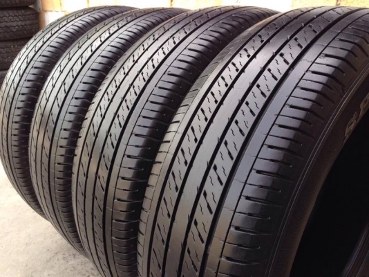 ยาง DUNLOP 215-65-16 ปี 15 ครบชุด 4 เส้น 5000  สภาพสวยๆไม่มีปะไม่บวมไม่กินข้าง ดอกยางเหลือเยอะเอาไปวิ่งกันใด้อีกยาวค่ะ