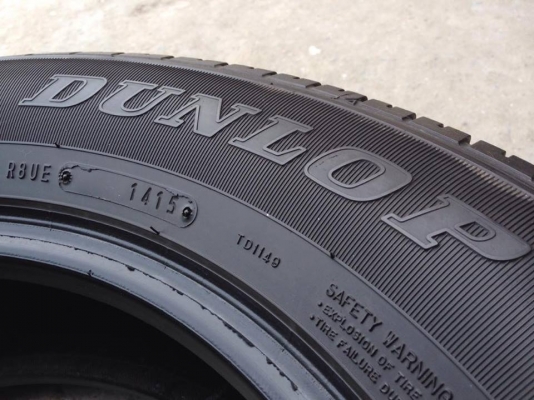ยาง DUNLOP 215-65-16 ปี 15 ครบชุด 4 เส้น 5000  สภาพสวยๆไม่มีปะไม่บวมไม่กินข้าง ดอกยางเหลือเยอะเอาไปวิ่งกันใด้อีกยาวค่ะ