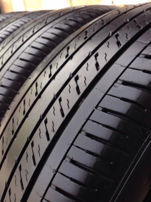 ยาง DUNLOP 215-65-16 ปี 15 ครบชุด 4 เส้น 5000  สภาพสวยๆไม่มีปะไม่บวมไม่กินข้าง ดอกยางเหลือเยอะเอาไปวิ่งกันใด้อีกยาวค่ะ