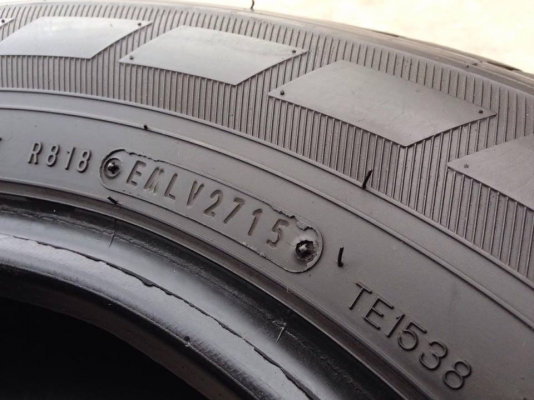 ยาง DUNLOP 215-70-15 ปี 15 ครบชุด 4 เส้น 6000 สภาพสวยๆไม่มีปะไม่บวมไม่กินข้าง ดอกยางเหลือเยอะเอาไปวิ่งกันใด้อีกยาวค่ะ ยาง DUNLOP 215-70-15 ปี 15 ครบชุด 4 เส้น 6000 สภาพสวยๆไม่มีปะไม่บวมไม่กินข้าง ดอกยางเหลือเยอะเอาไปวิ่งกันใด้อีกยาวค่ะ