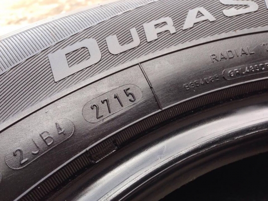 ยางGoodYear 205-70-15 ปี 15 2เส้น 215 70 15 2 เส้น ครบชุด 4เส้น 4500  สภาพสวยๆไม่มีปะไม่บวมไม่กินข้าง ดอกยางเหลือเยอะเอาไปวิ่งกันใด้อีกยาวค่ะ