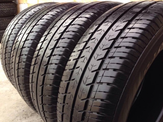 ยาง THUNDERER 205-70-15 ปี 15 ครบชุด 4 เส้น 5000  สภาพสวยๆไม่มีปะไม่บวมไม่กินข้าง ดอกยางเหลือเยอะเอาไปวิ่งกันใด้อีกยาวค่ะ