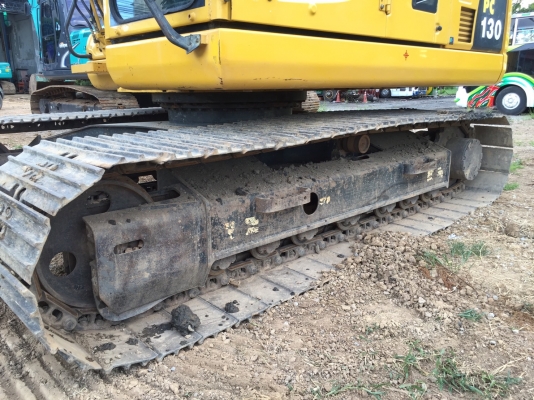 KOMATSU PC130-8