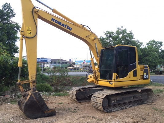 KOMATSU PC130-8