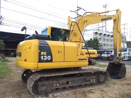 KOMATSU PC130-8