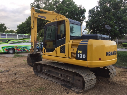 KOMATSU PC130-8