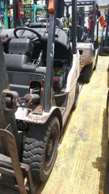 ขายรถ nissan fg25 ขนาด 2.5 ตัน แก็ส + น้ำมันเบนซิล ปี2012