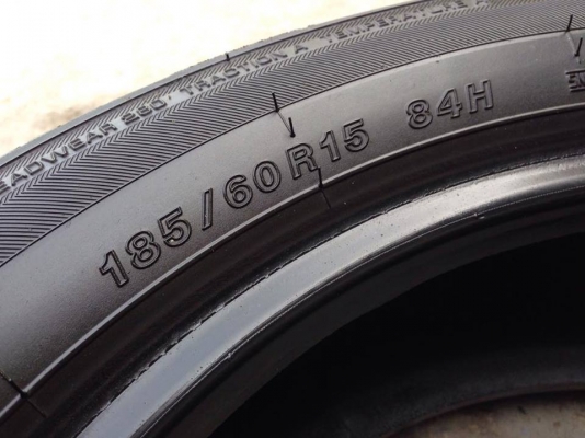 ยาง YOKOHAMA 185-60-15 ปี 15 ครบชุด 4 เส้น 3000  สภาพสวยๆไม่บวมไม่กินข้างดอกยางเหลือเยอะเอาไปวิ่งกันใด้อีกยาวค่ะ
