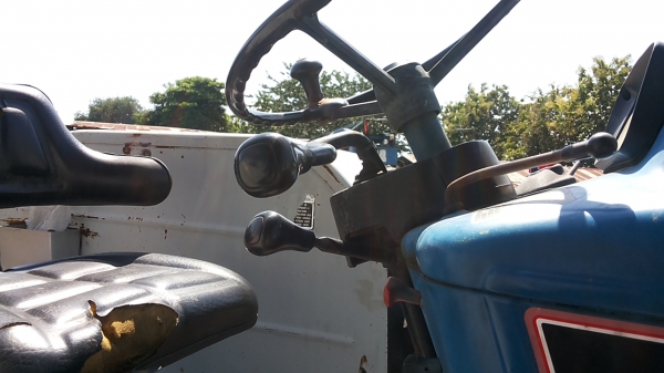 ขายรถไถ FORD 6610 II T6 2WD เกียร์คอ ปั้มกลม ยังไม่เคยใช้ในไทย330,000