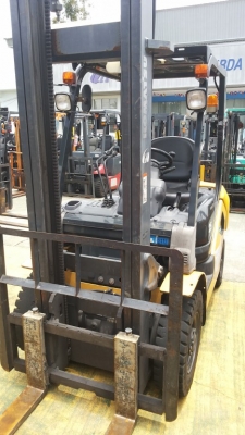 ขายรถ komatsu ขนาด 2.5 รุ่น17 ขนาด2.5 ตัน  ดีเซล  เกียร์ ออโต้