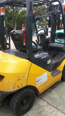 ขายรถ komatsu ขนาด 2.5 รุ่น17 ขนาด2.5 ตัน ปี2011 ดีเซล  เกียร์ ออโต้